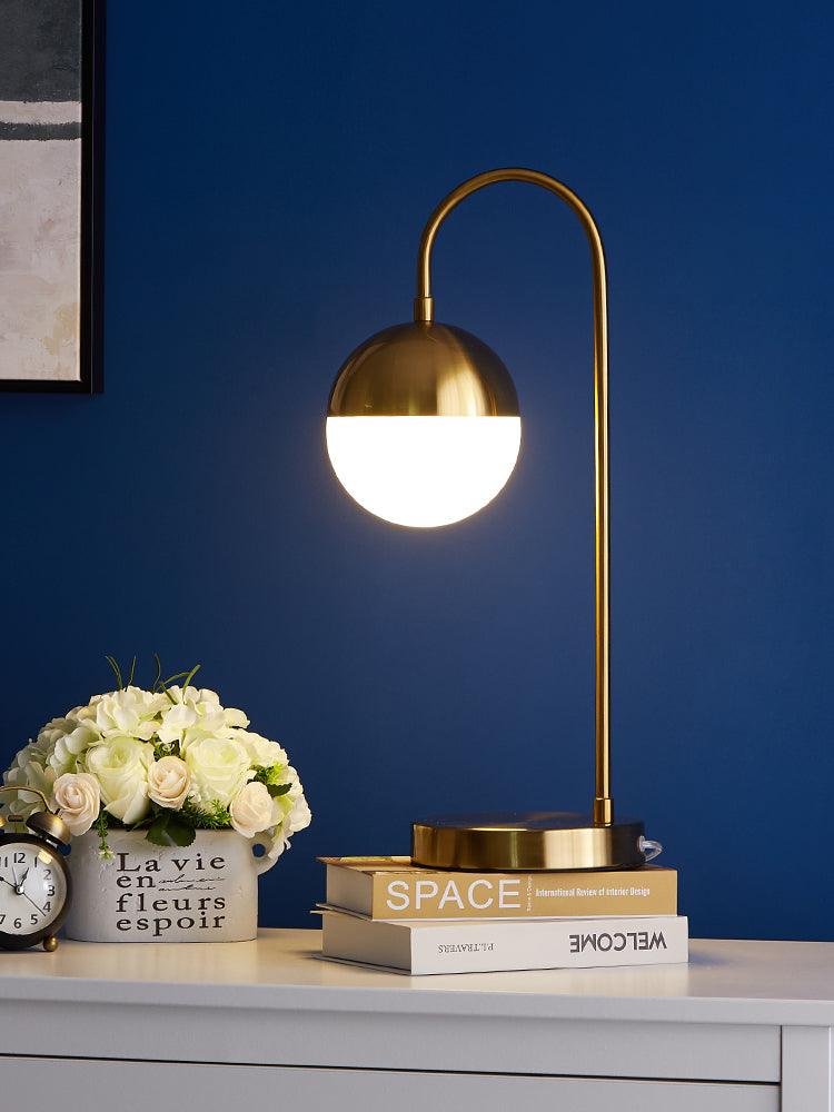Creative Simple Modern Romantic Table Lamp